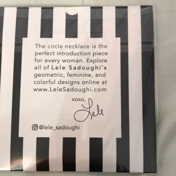 🆕 Silver Circle Necklace - NWT - Picture 4 of 4